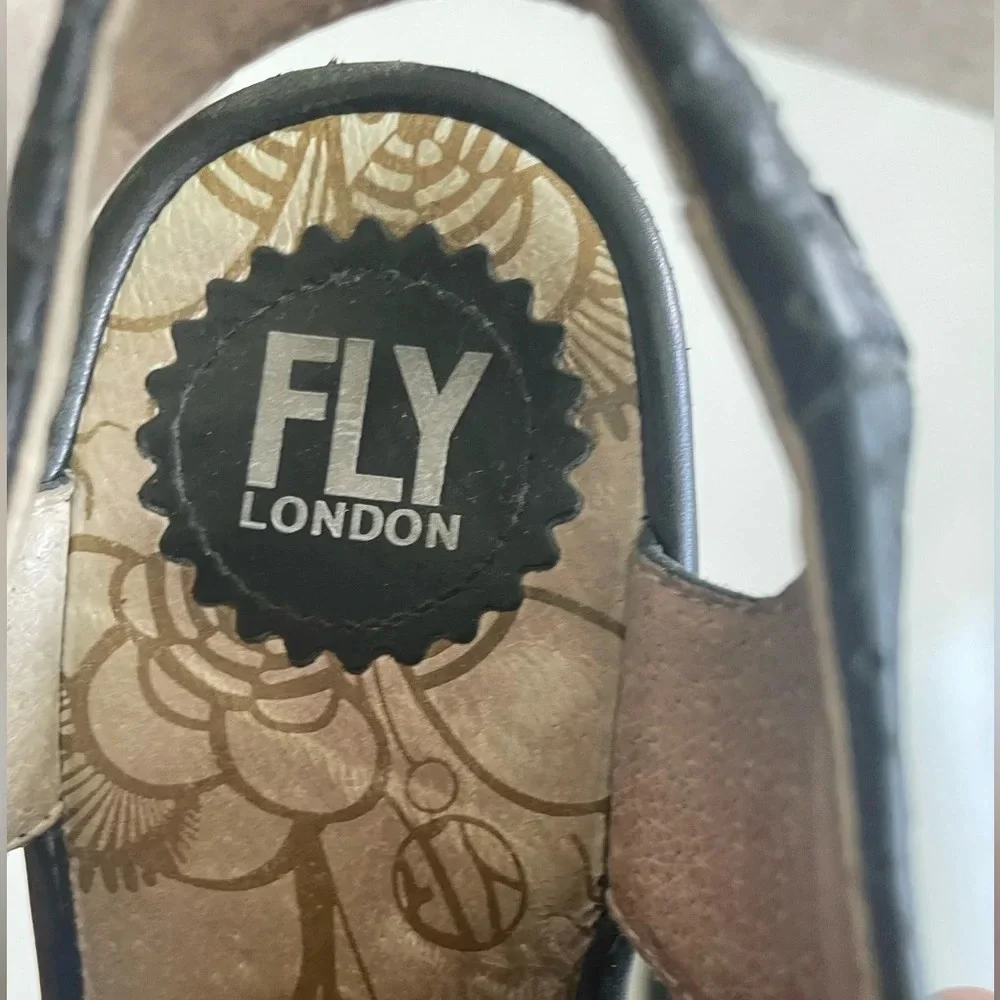 Fly London YLFA Lace Up Wedge Size 6.5
